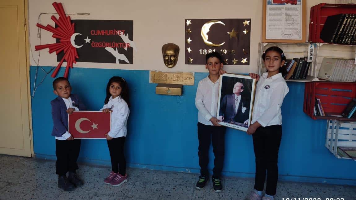 Cumhuriyetimizin Kurucusu Mustafa Kemal Atatürk'ün 84. Ölüm Yıldönümü Dolayısıyla Okulumuzda 10 Kasım Atatürk'ü Anma Programı Gerçekleştirildi. 
