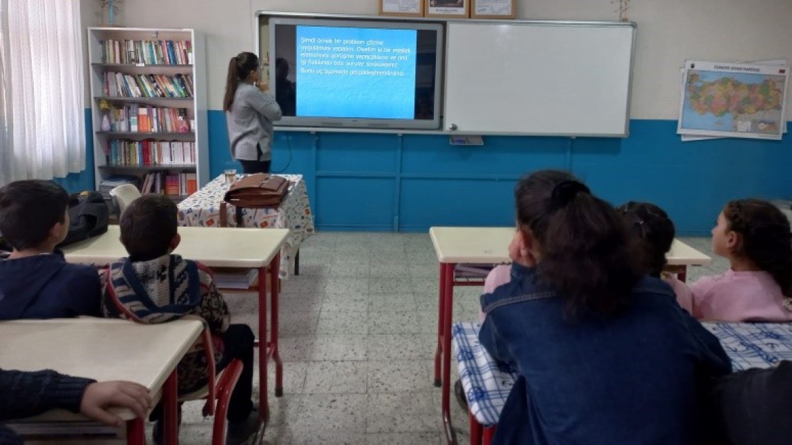 Okulumuz öğrencilerine problem çözme ile ilgili seminer verildi